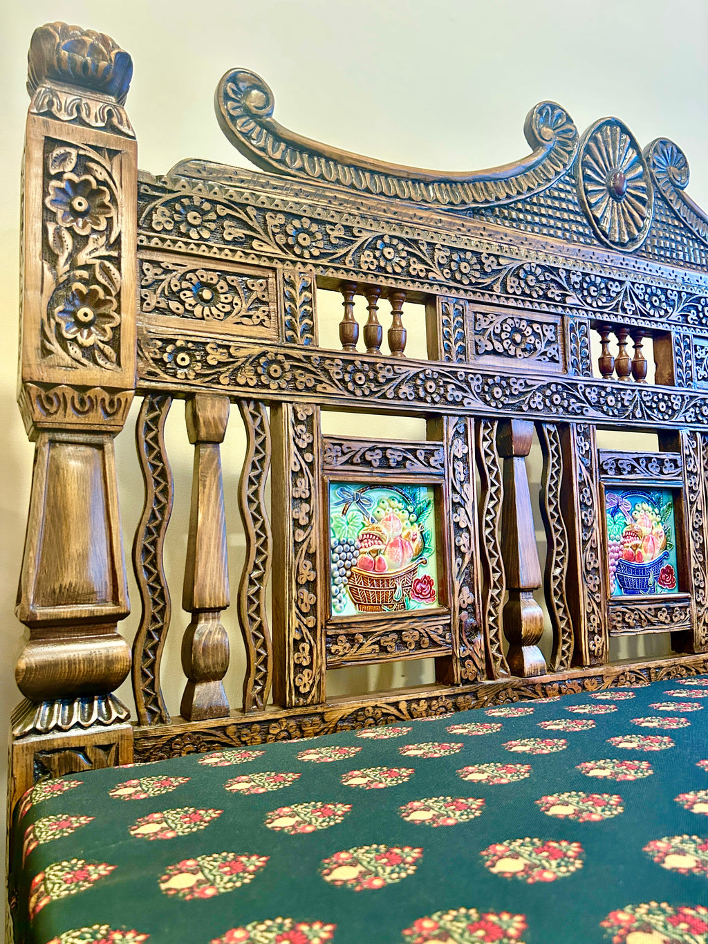 Carved Dewan