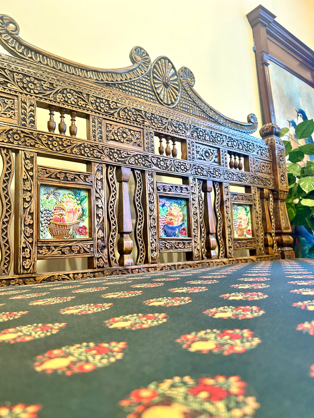 Carved Dewan